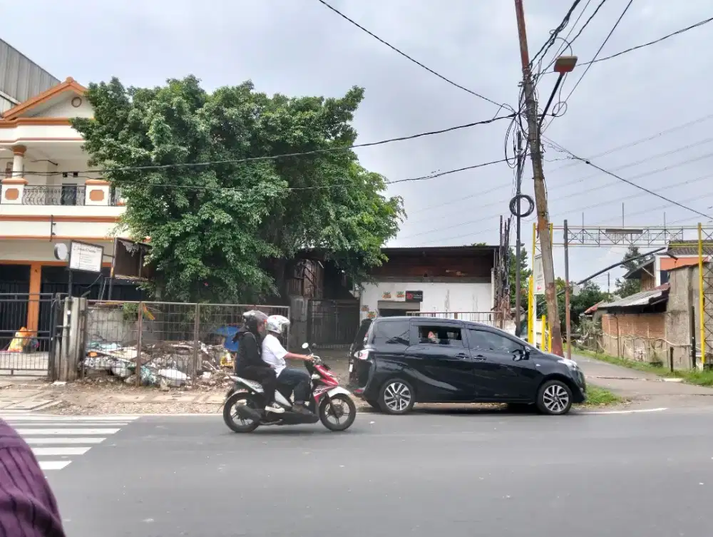 Disewakan gudang pinggir jln. Raya pondok bambu duren sawit