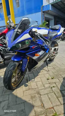 Dijual motor R1 Yamaha