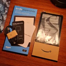 Amazon Kindle Paperwhite Signature 11th 2021 32GB NoAds Bonus Case