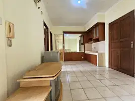 Unit Langka Sewa 2 BR Mediterania Garden Residence 1 Lingkungan Elite