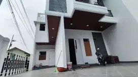 Rumah Bagus Di Kosambi Baru Jakarta Barat Luas 8x15m 2,5 Lantai Hoek