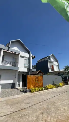 Dijual villa bagus 2 lantai lingkungan asri terawat full furnish