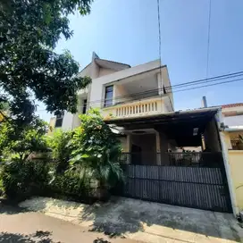 Dijual Rumah 2 Lantai Luas Tanah 229 m² Luas Bangunan 250 m² di Depok