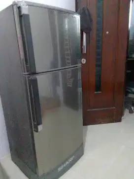 Kulkas Sharp normal dingin Joss mantab