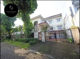 Dijual Rumah Mewah Full Furnish + Swimming Pool di Perumahan Danau Bog
