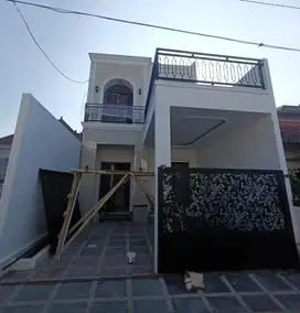Rumah Mewah Baru, 2 lantai, di Perumahan Poros Sulfat