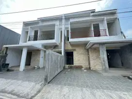 DIJUAL RUMAH 2LT STRATEGIS DEKAT JL MAGELANG KM 7, DISKON UP 100Jt!