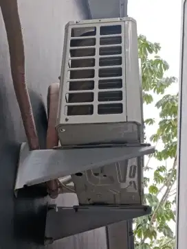 Jasa servis AC kulkas frezer showcase mesin cuci dan bongkar pasang AC