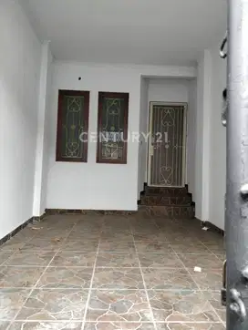 Dijual Murah Rumah 2 1/2 Lantai Di Makaliwe