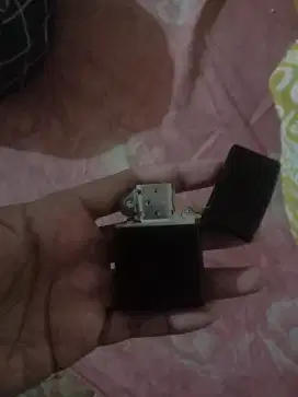 Jual korek api (zippo) warna hitam