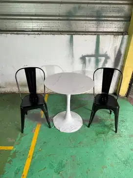 kursi cafe dan meja cafe