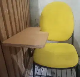 Kursi kampus seken