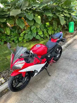 Dijual Motor R15 yamaha