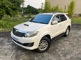 Pajak Panjang Toyota Fortuner 2.5 G Solar-AT 2014 Putih LRX