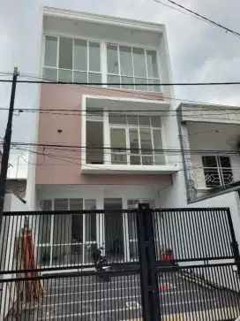 Jual Rumah Baru 3.5 Lt Janur Kuning
Kelapa Gading Jakarta Utara