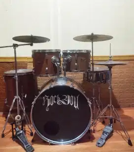 Drum set ISUZU komplit dengan Simbal
