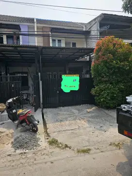 Dijual Rumah di Taman Royal 1 Tangerang lt 5 x 20 m2 lb 125 m2 survey!