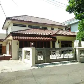 Rumah Strategis Jalan johari Kebayoran Lama Jakarta Selatan