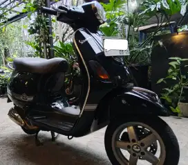 Di jual Vespa LX 150ie 2v