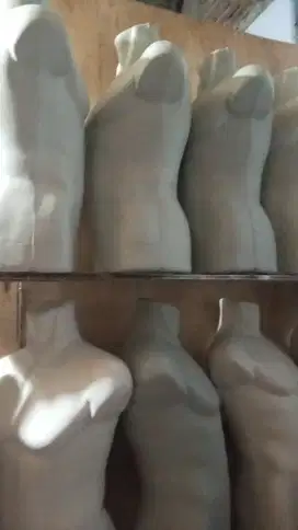 Patung dada cowok setengah badan bekas jualan masih bagus