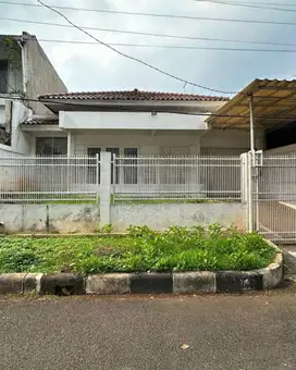 Dijual rumah lama di Jl Niaga Hijau - Pondok Indah - Jaksel