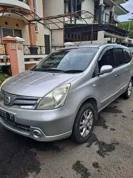 Nissan Grand livina 2011 Bensin