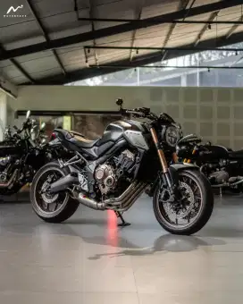 Honda CB650R Neo Matte Gunpowder Black Metallic 2022