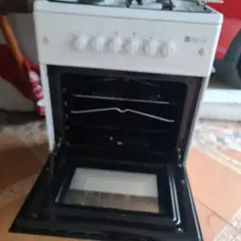 DELIZIA Kompor Free Standing 60 Cm DFF64B5WH (SIENA), 4 Pembakar Gas