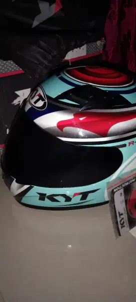 Helm KYT bagus full set