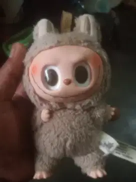 Boneka labubu labubu