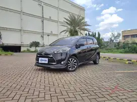 TDP 8,JT Toyota Sienta 1.5 Q Bensin-AT Hitam 2016