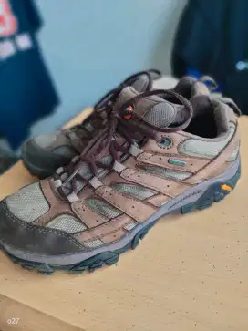 Sepatu outdoor merrel vibram