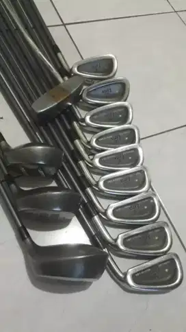 Jual stikgolf fiber ada 14batang merk link masih bagus