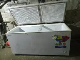 Jual prizer box AQUA kapasitas 600 liter kondisi barang siap pakai
