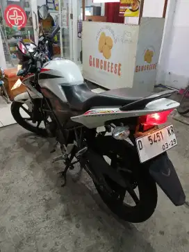 Honda CB 150 R Putih 2014 Nego