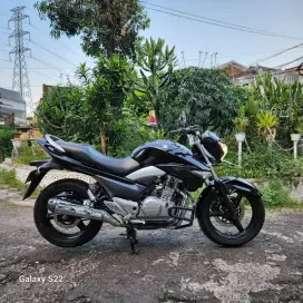 Suzuki Inazuma 250 CBU KM 13rb perak simpanan tangan pertama