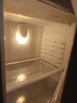 kulkas satu pintu Polytron