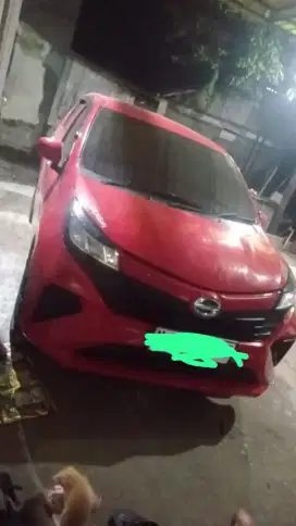 Daihatsu Sigra M 2019 warna merah