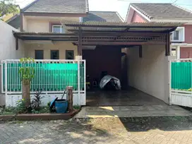 Rumah 0 jalan raya