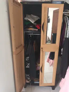 Lemari 2 pintu merk napolly tinggi 180cm