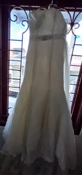 Gaun penggantin second