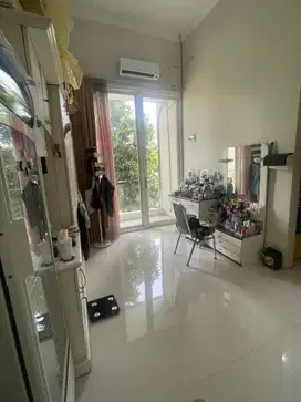 JUAL RUMAH TERAWAT SIAP HUNI SEMI FURNISH PAKUWON CITY