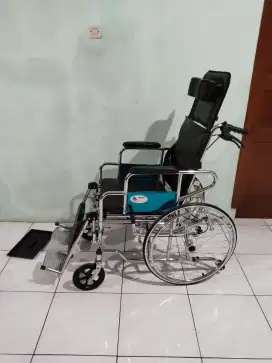 Dijual kursi roda 3in1 masih baru cuma dipakai 1 minggu aja