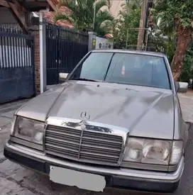 Mercedes Benz 230e W124
