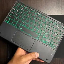 MILS CASE & KEYBOARD RGB IPAD 11”