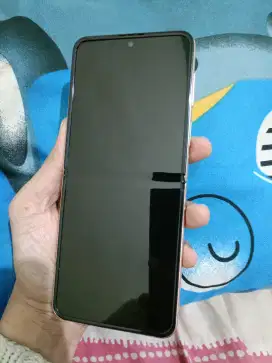 Samsung Z flip 4 8/256 nominus BS tt