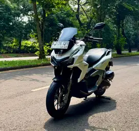 Honda ADV 160 CBS ISS MULUSSS Pajak Hidup Panjang