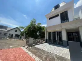 Jual American White House Dian Istana Baru Gresss