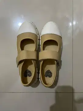 Sepatu Adorable Project