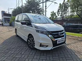 Low KM Nissan Serena 2.0 Highway Star Bensin-AT 2023 DKT